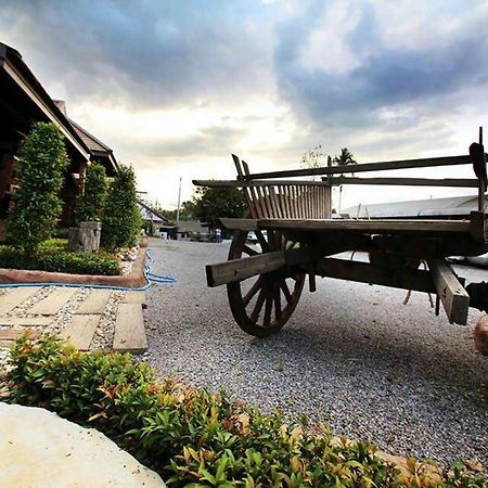 Hotel Mon Chantra Chiang Rai Exterior foto